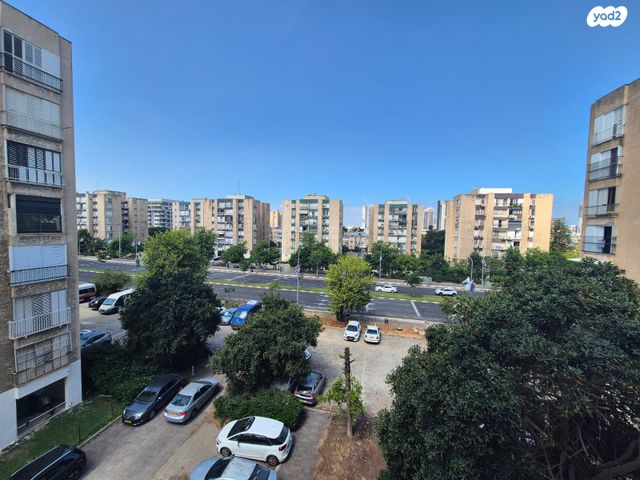 ד"ר אברהם אליהו הרכבי 