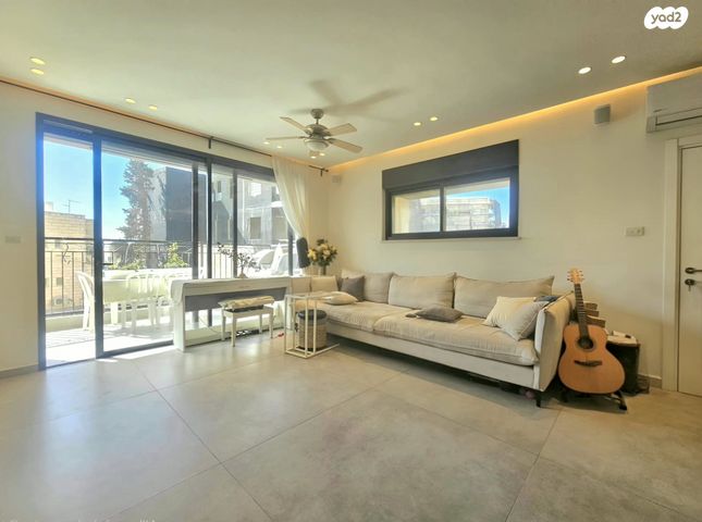 הברון הירש 12