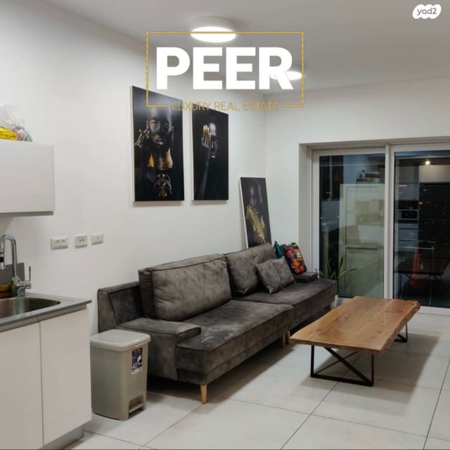 מונטיפיורי, הרכבת