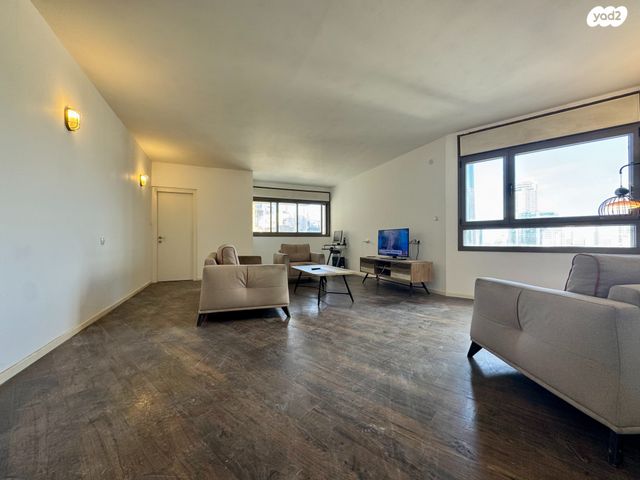 נחלת יצחק 18