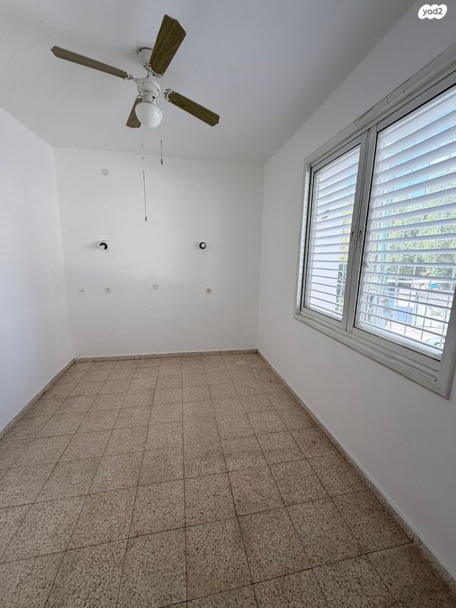 דירה, הראב"ע 14, נווה רם, שיכון מזרחי, רמת גן