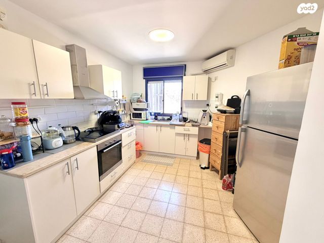 כיכר זהורית 