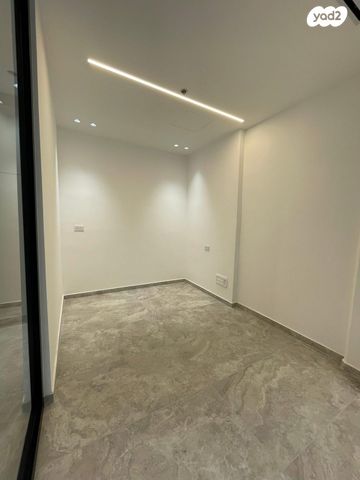 שושנה דמארי 