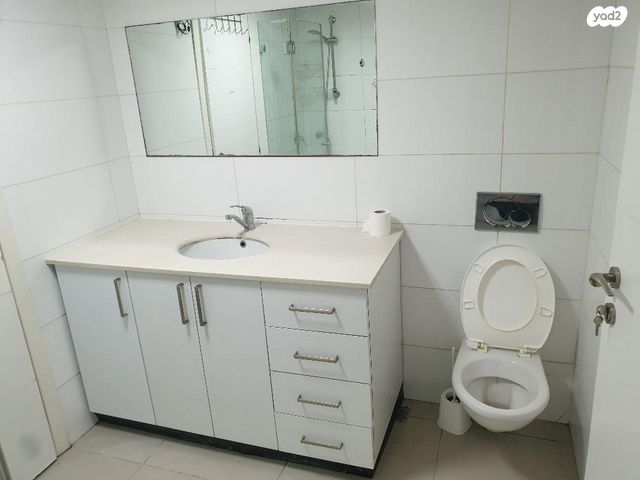 הרב עוזיאל 18