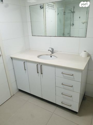 הרב עוזיאל 18