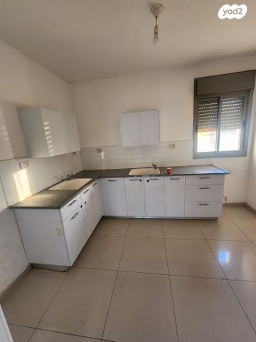 נתיבות מערב