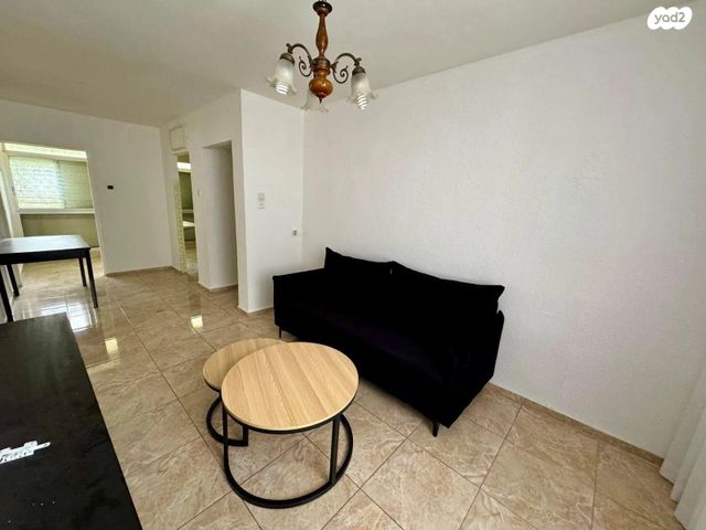 הפרטיזנים 8