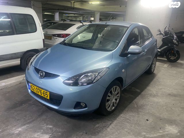 מודעת רכב מאזדה 2