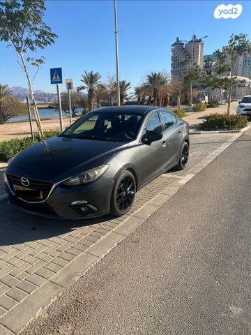 מודעת רכב מאזדה 3