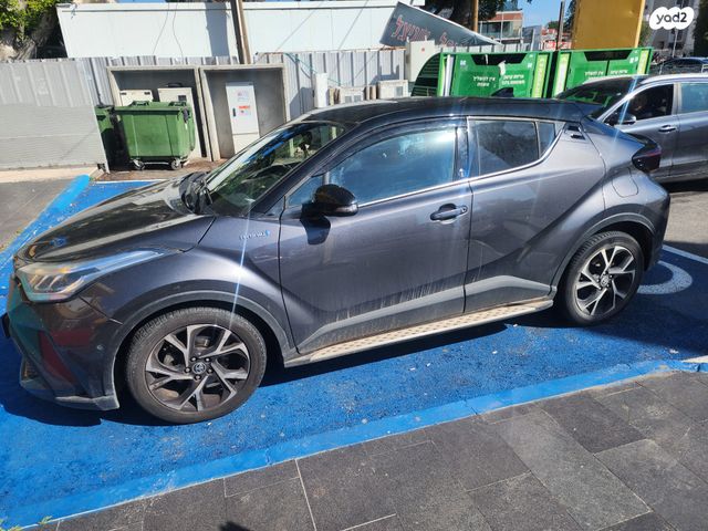 מודעת רכב טויוטה C-HR