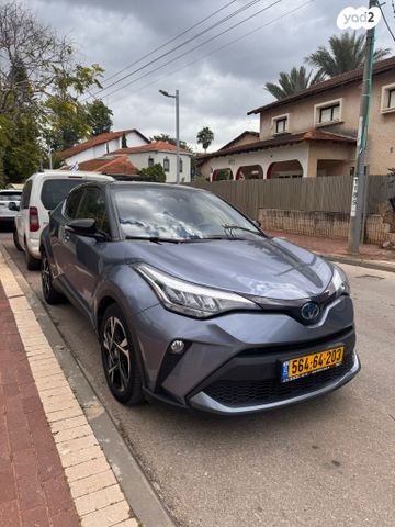 מודעת רכב טויוטה C-HR