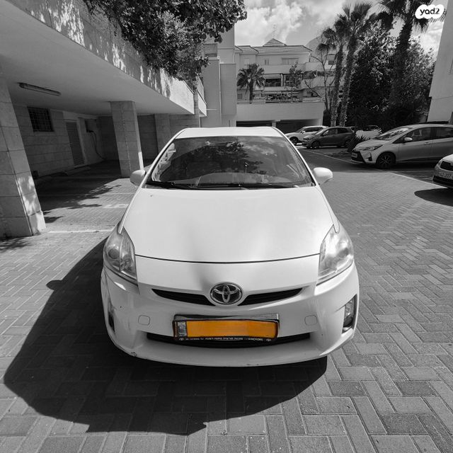 מודעת רכב טויוטה פריוס