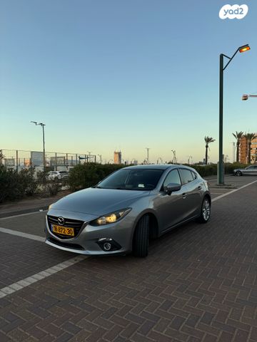 מודעת רכב מאזדה 3