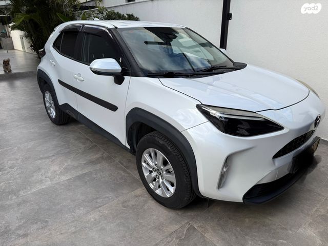 מודעת רכב טויוטה יאריס קרוס