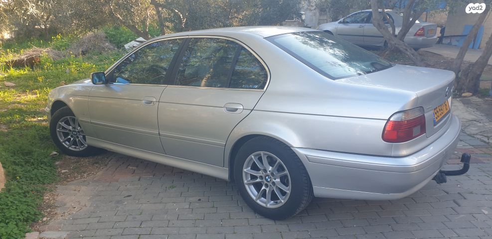 מודעת רכב ב מ וו סדרה 5