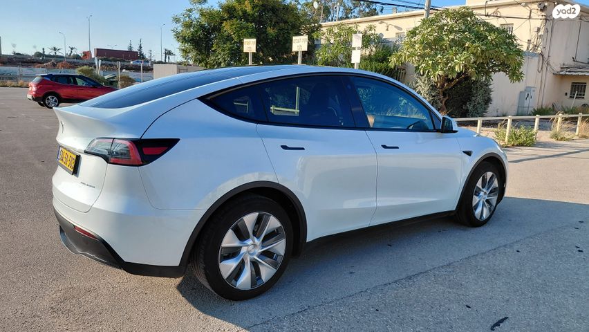 מודעת רכב טסלה מודל Y