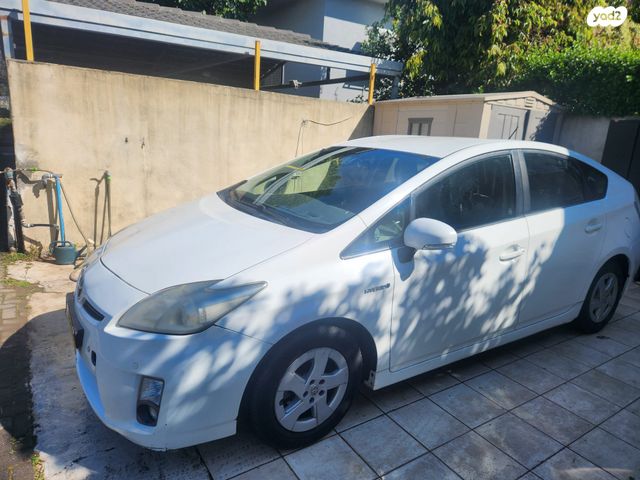 מודעת רכב טויוטה פריוס