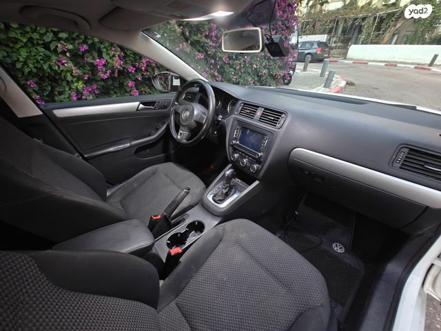 מודעת רכב פולקסווגן ג'טה