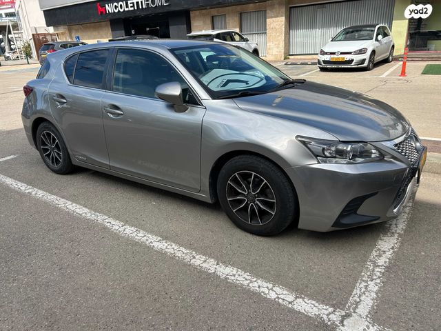 מודעת רכב לקסוס CT