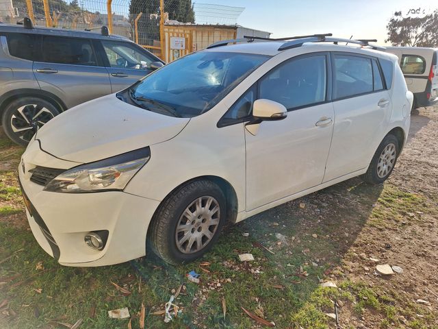 מודעת רכב טויוטה ורסו