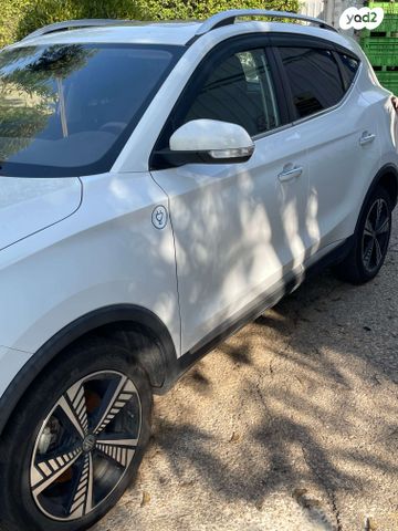 מודעת רכב אם ג'י ZS