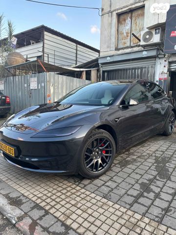 מודעת רכב טסלה מודל 3