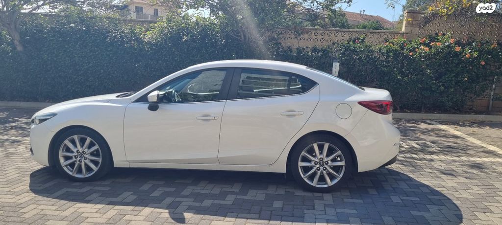 מודעת רכב מאזדה 3