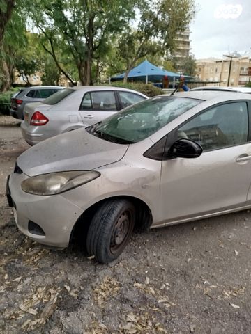 מודעת רכב מאזדה 2
