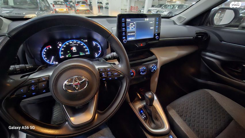 מודעת רכב טויוטה יאריס קרוס