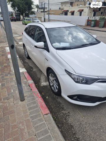 מודעת רכב טויוטה אוריס