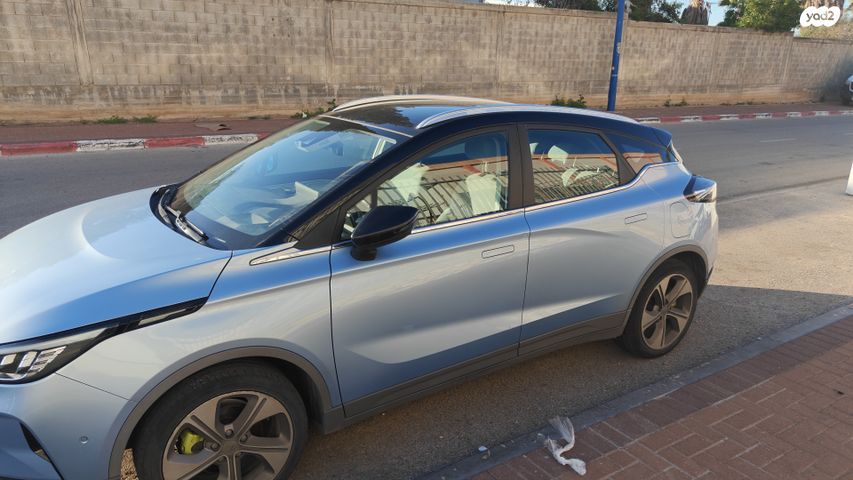 מודעת רכב ג׳ילי Geometry C