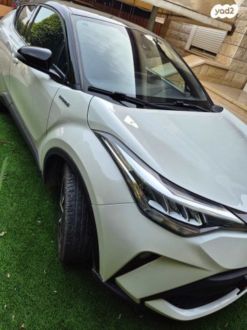 מודעת רכב טויוטה C-HR