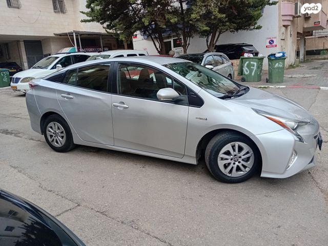 מודעת רכב טויוטה פריוס