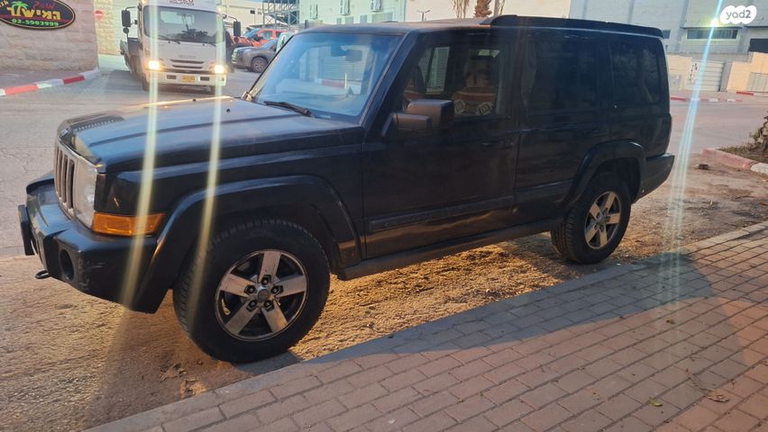 מודעת רכב ג'יפ קומנדר