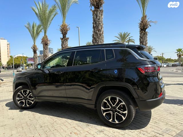 מודעת רכב ג'יפ קומפאס