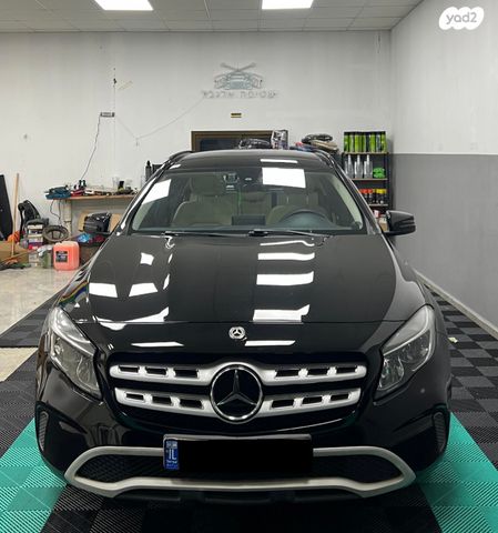 מודעת רכב מרצדס-בנץ GLA