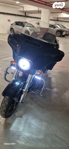 מודעת רכב הרלי דיווידסון סטריט גלייד