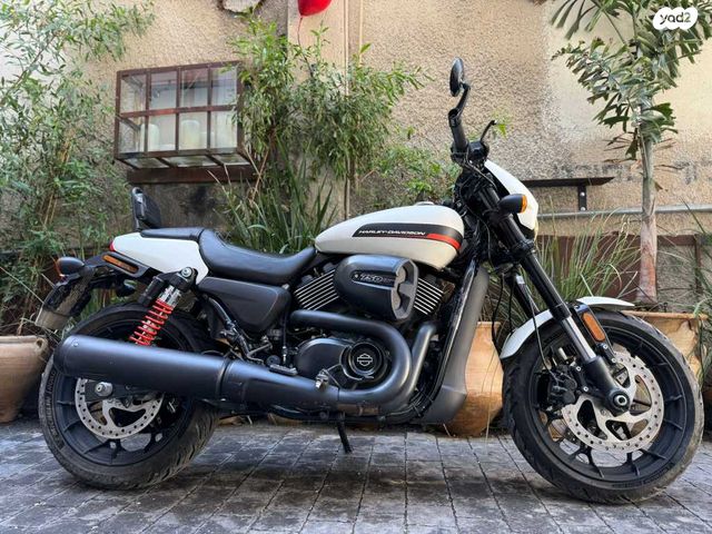 מודעת רכב הרלי דיווידסון סטריט רוד 750