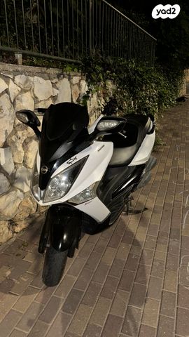 מודעת רכב סאן יאנג ג'וי-מקס 125