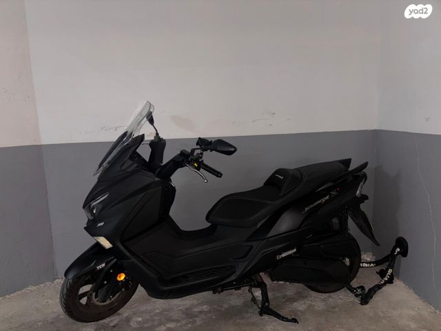 מודעת רכב סאן יאנג ג'וי-מקס Z-300