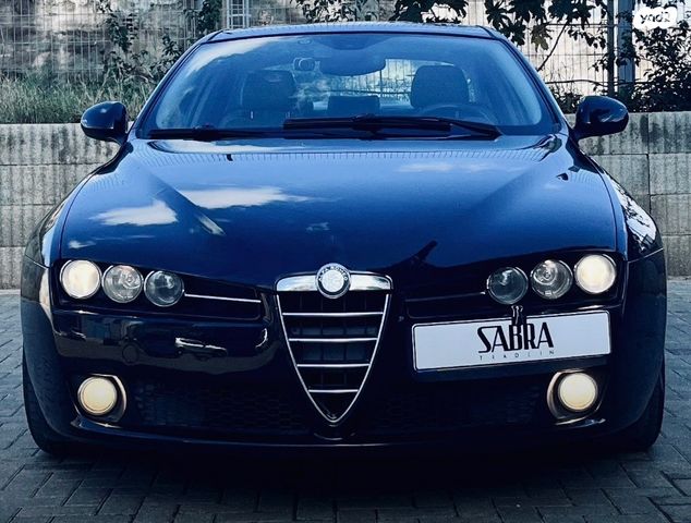 מודעת רכב אלפא רומיאו 159