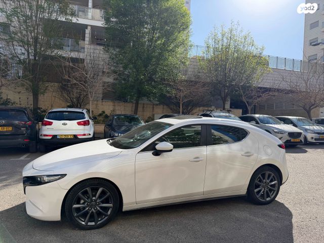 מודעת רכב מאזדה 3