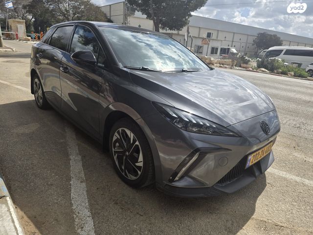 מודעת רכב אם ג'י MG4 2