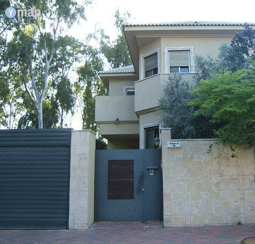 לוי אשכול 28