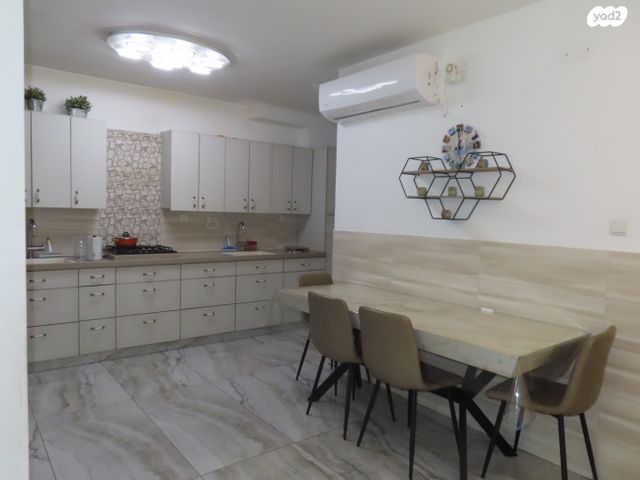 קצות החושן 13