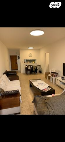 ד"ר אברהם אליהו הרכבי 3