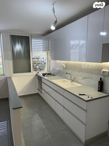 יחזקאל בן בוזי 8