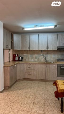 שדמות דבורה 8