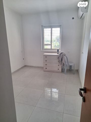 יקותיאל אדם 10