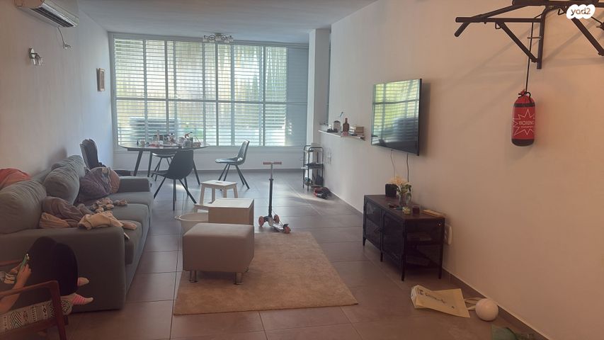 שדרות גלוסקין 22